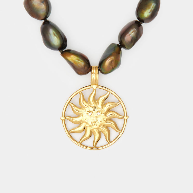 Black Pearl Aurora Necklace in Solid Gold for Him