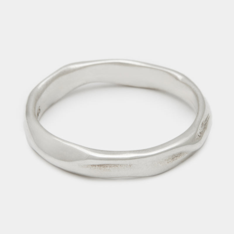 Henchey Coulée Band in Silver