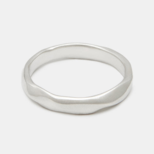 Henchey Coulée Band in Silver