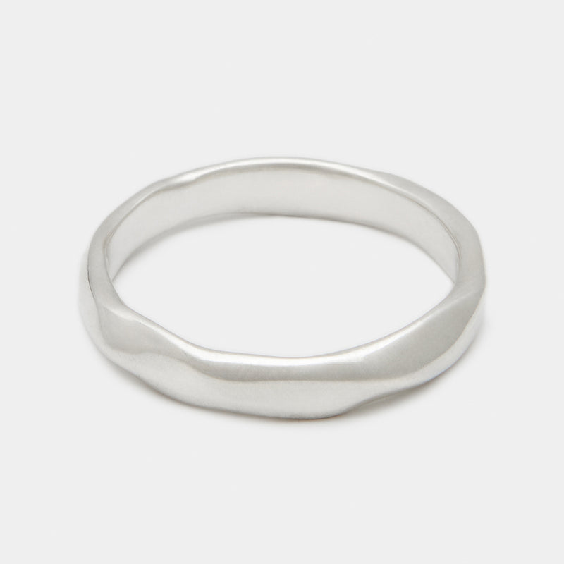 Henchey Coulée Band in Silver